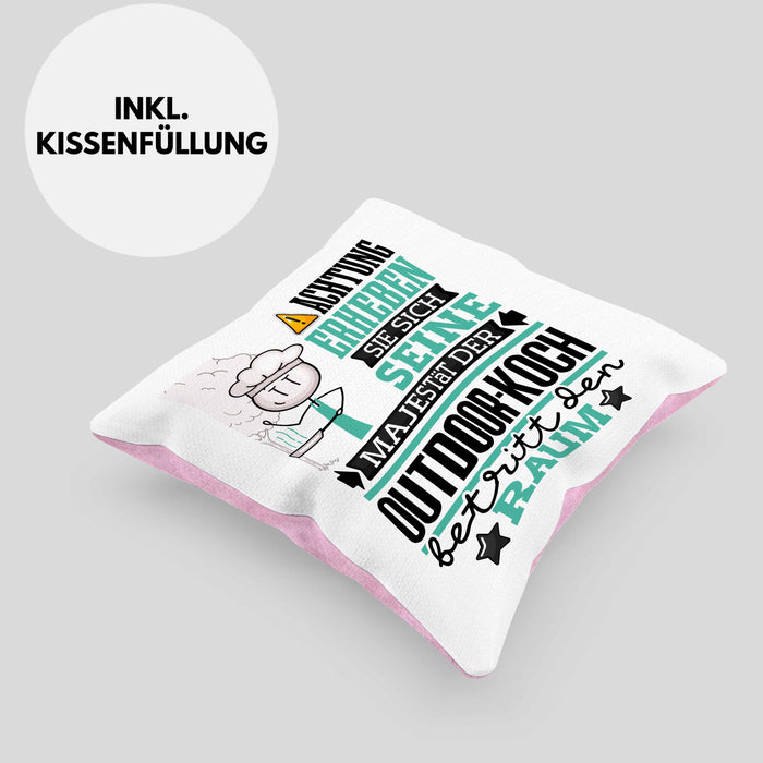 Outdoor-Koch Geschenk Kissen mit Füllung 40x40 Lustiger Spruch Erheben Sie Sich Der Outdoor-Koch Betritt den Raum (Grau) Rosa Trendation