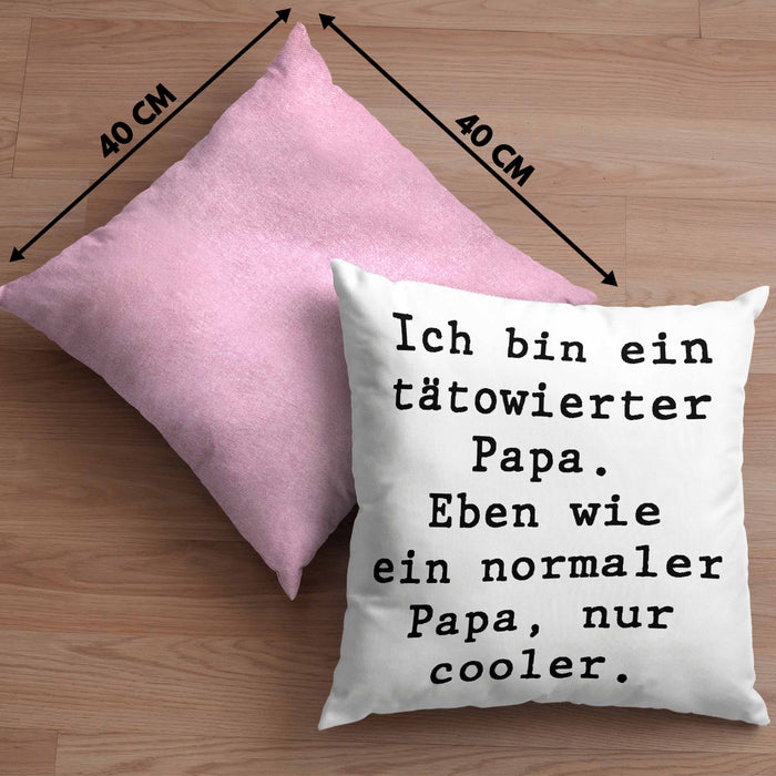 Tattoo Papa Geschenk Kissen mit Füllung 40x40 Vater Vatertag Geschenkidee Vatertagsgeschenk von Sohn Tochter Lustige Sprüche Papa Lustig (Grau) Rosa Trendation