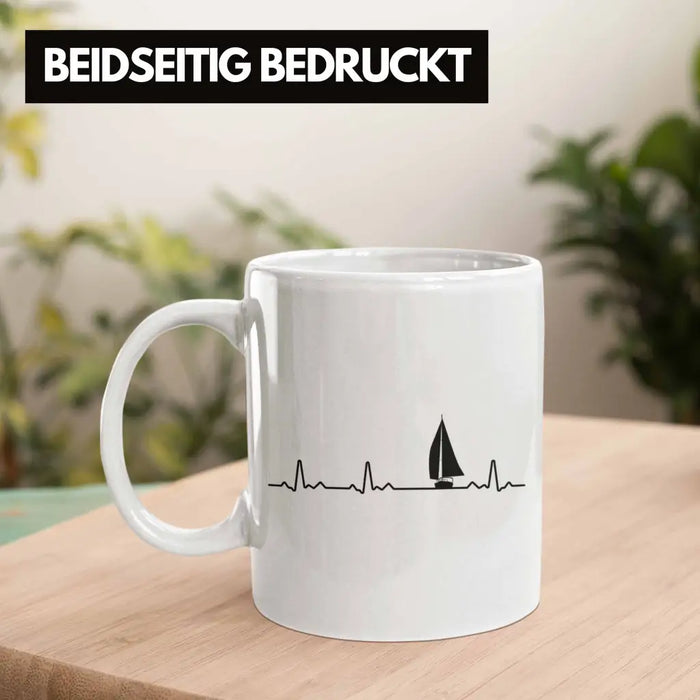 Kapitän Herzschlag Tasse Geschenk Käptn Lustiger Spruch Bootsfahrer Sportboot Herren Segler Segeln Motoboot Lustig Weiß Trendation