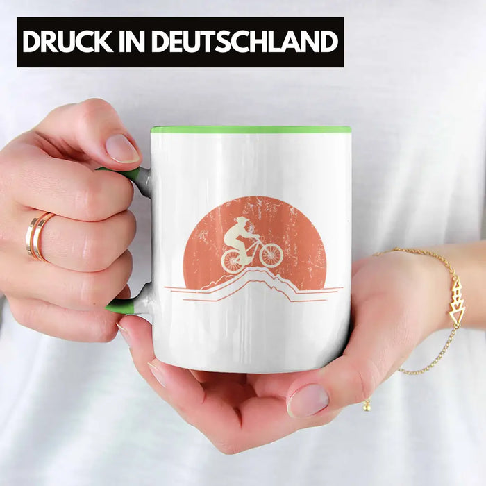 Moutainbike Geschenk Tasse Mountainbiker Geschenkidee Kinder Kaffeetasse Männer Accessories Grafik MTB Berge Grün Trendation