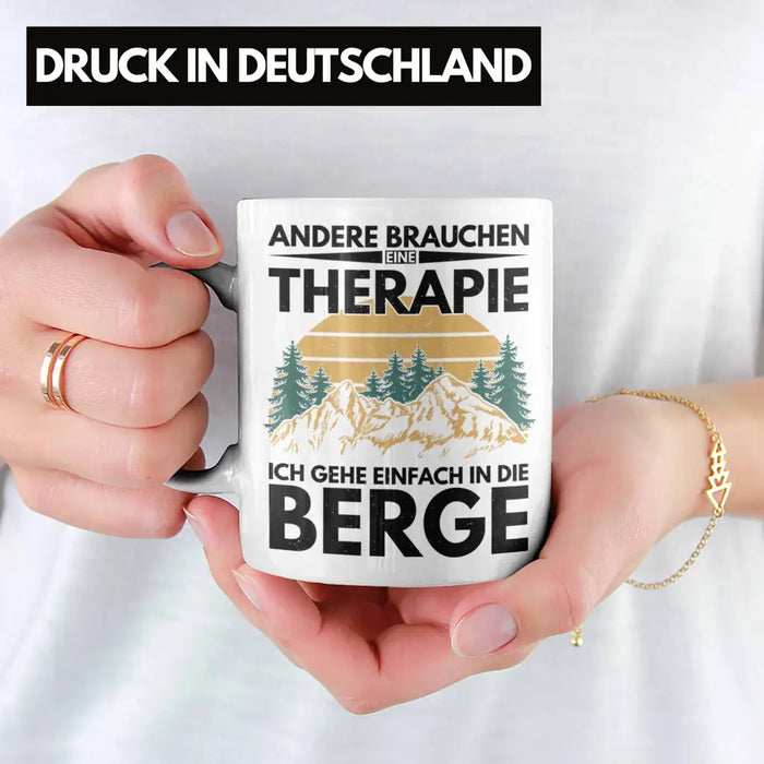 Trendation - Berge Tasse Geschenk Therapie Lustig Spruch Wandern Klettern Trekking Weiß Trendation