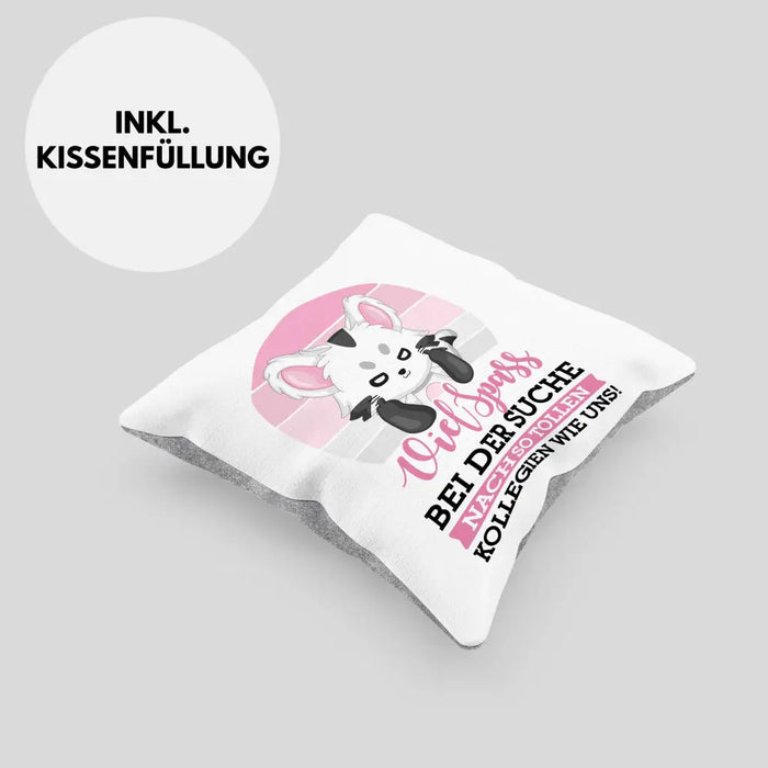 Trendation - Jobwechsel Kissen Geschenk Kollegin Abschiedsgeschenk Neuer Job Viel Spaß Bei Der Suche Nach So Tollen Kollegen Dekokissen mit Füllung 40x40 Rosa Trendation