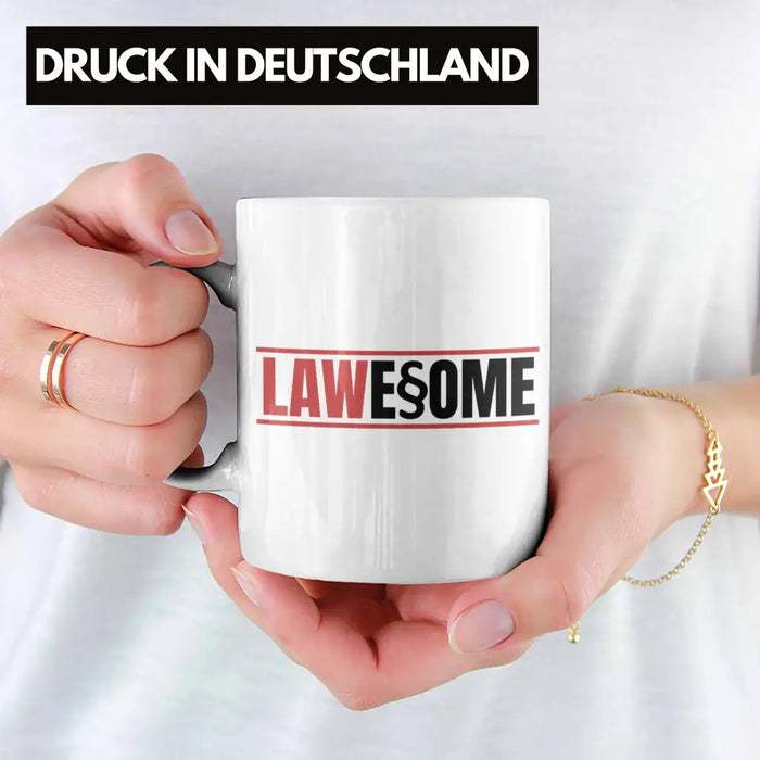 Trendation - Jura Tasse Geschenk Spruch Jurist Geschenkidee Anwalt Jura-Studium Lustige Sprüche Staatsexamen Lawesome Weiß Trendation
