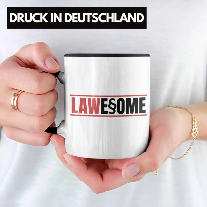 Trendation - Jura Tasse Geschenk Spruch Jurist Geschenkidee Anwalt Jura-Studium Lustige Sprüche Staatsexamen Lawesome Trendation