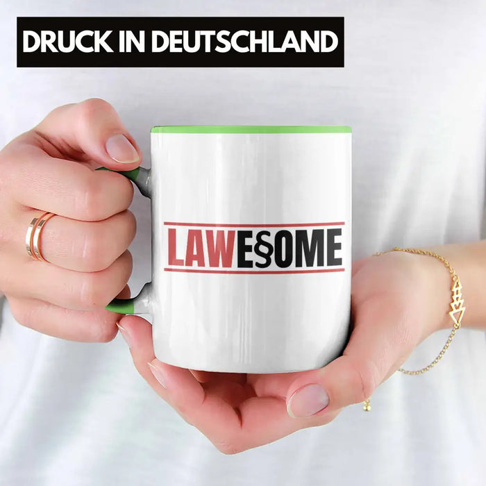Trendation - Jura Tasse Geschenk Spruch Jurist Geschenkidee Anwalt Jura-Studium Lustige Sprüche Staatsexamen Lawesome Grün Trendation