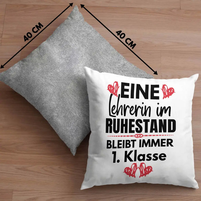 Trendation - Lehrerin Rente Geschenk Kissen Ruhestand Geschenkidee Abschied Abschiedsgeschenk Beste Lehrerin 1. Klasse Pensionierung Dekokissen mit Füllung 40x40 Rosa Trendation