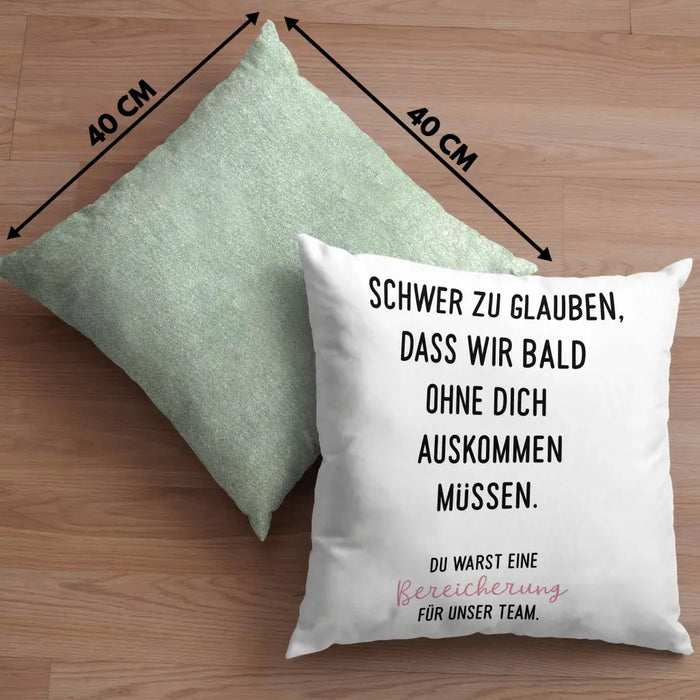 Trendation - Schwer Zu Glauben Kissen Geschenk zum Abschied Jobwechsel Neuer Job Geschenkidee Dekokissen mit Füllung 40x40 Rosa Trendation