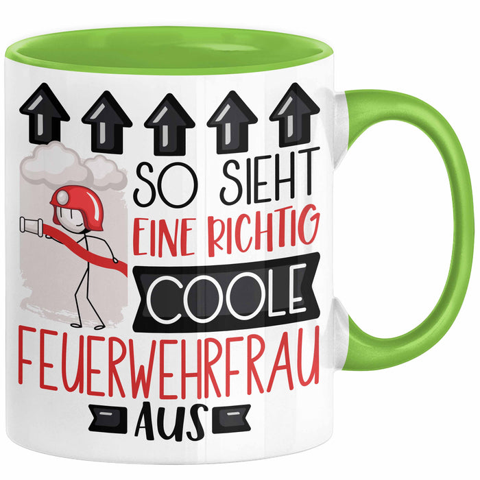 Feuerwehrfrau Geschenk Tasse Geschenkidee für Feuerwehrfrau Geburtstag Weihnachten Spruch So Sieht Eine Richtig Coole Feuerwehrfrau Aus Kaffee-Becher Grün Trendation