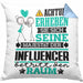 Influencer Geschenk Kissen mit Füllung 40x40 Lustiger Spruch Erheben Sie Sich Der Influencer Betritt den Raum (Grau) Blau Trendation