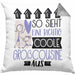 Großcousine Geschenk Kissen mit Füllung 40x40 Geschenkidee für Großcousine Geburtstag Weihnachten Spruch So Sieht Eine Richtig Coole Großcousine Aus (Grau) Grau Trendation