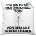 Yogi Geschenk Kissen mit Füllung 40x40 Lustige Geschenkidee Geburtstag für Yogi Ich Bin Dieser Legendäre Yogi Von Dem Alle Geredet Haben (Grau) Grün Trendation