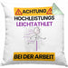 Leichtathlet Kissen mit Füllung 40x40 Geschenk Lustiger Spruch Geschenkidee für Leichtathlet Achtung Hochleistungs Leichtathlet Bei Der Arbeit (Grau) Grün Trendation
