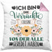 Cousine Kissen mit Füllung 40x40 Geschenk Lustiger Spruch Geschenkidee Ich Bin Die Verrückte Cousine Von Der Alle Geredet Haben (Grau) Rosa Trendation