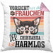 Chihuahua Besitzerin Frauchen Kissen mit Füllung 40x40 Geschenk Lustiger Spruch Geschenkidee Vorsicht Vor Dem Frauchen (Grau) Rosa Trendation