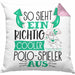 So Sieht Ein Richtig Cooler Polo-Spieler Aus Geschenk Kissen mit Füllung 40x40 Lustiger Spruch Geschenkidee (Grau) Rosa Trendation