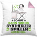 Synthesizer-Spieler Geschenk Kissen mit Füllung 40x40 So Gut Kann Nur Ein Synthesizer-Spieler Aussehen Geschenkidee (Grau) Rosa Trendation