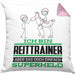 Reittrainer Geschenk Kissen mit Füllung 40x40 Ich Bin Reittrainer Aber Sag Doch Einfach Superheld Lustige Geschenkdiee für Reittrainer (Grau) Rosa Trendation