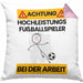 Fußballspieler Kissen mit Füllung 40x40 Geschenk Lustiger Spruch Geschenkidee für Fußballspieler Achtung Hochleistungs Fußballspieler Bei Der Arbeit (Grau) Rosa Trendation