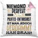 Pilates-Enthusiast Geschenk Kissen mit Füllung 40x40 Lustige Geschenkidee für Pilates-Enthusiast Geburtstag Niemand Ist Perfekt Aber Als Pilates-Enthusiast Ist Man Nah Dran (Grau) Rosa Trendation