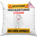 Cousin Kissen mit Füllung 40x40 Geschenk Lustiger Spruch Geschenkidee für Cousin Achtung Hochleistungs Cousin Bei Der Arbeit (Grau) Rosa Trendation