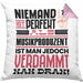 Musikproduzent Geschenk Kissen mit Füllung 40x40 Lustige Geschenkidee für Musikproduzent Geburtstag Niemand Ist Perfekt Aber Als Musikproduzent Ist Man Nah Dran (Grau) Rosa Trendation