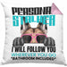 Schäferhund Besitzerin Kissen mit Füllung 40x40 Geschenk Lustiger Spruch Geschenkidee Personal Stalker (Grau) Rosa Trendation