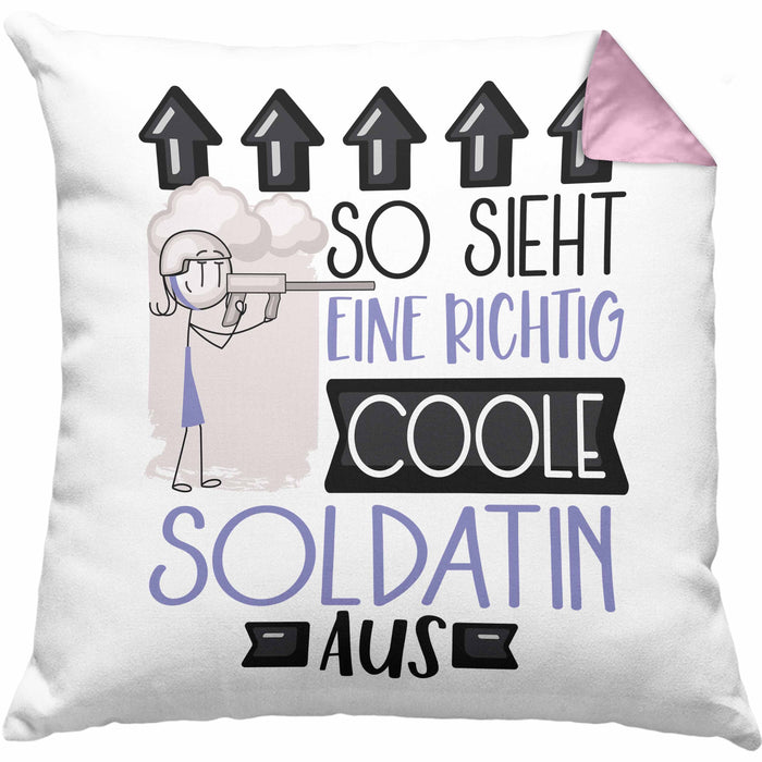 Soldatin Geschenk Kissen mit Füllung 40x40 Geschenkidee für Soldatin Geburtstag Weihnachten Spruch So Sieht Eine Richtig Coole Soldatin Aus (Grau) Rosa Trendation