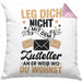 Postbote Paketzusteller Geschenk Kissen mit Füllung 40x40 Spruch Leg Dich Nicht Mit Dem Zusteller An Er Weiß Wo Du Wohnst Briefträger (Grau) Rosa Trendation
