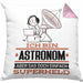 Astronom Geschenk Kissen mit Füllung 40x40 Ich Bin Astronom Aber Sag Doch Einfach Superheld Lustige Geschenkdiee für Astronom (Grau) Rosa Trendation