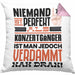 Konzertgänger Geschenk Kissen mit Füllung 40x40 Lustige Geschenkidee für Konzertgänger Geburtstag Niemand Ist Perfekt Aber Als Konzertgänger Ist Man Nah Dran (Grau) Rosa Trendation