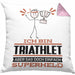 Triathlet Geschenk Kissen mit Füllung 40x40 Ich Bin Triathlet Aber Sag Doch Einfach Superheld Lustige Geschenkdiee für Triathlet (Grau) Rosa Trendation