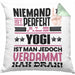 Yogi Geschenk Kissen mit Füllung 40x40 Lustige Geschenkidee für Yogi Geburtstag Niemand Ist Perfekt Aber Als Yogi Ist Man Nah Dran (Grau) Grün Trendation