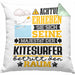 Kitesurfer Geschenk Kissen mit Füllung 40x40 Lustiger Spruch Erheben Sie Sich Der Kitesurfer Betritt den Raum (Grau) Grün Trendation