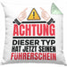 Führerschein Bestanden Geschenk Kissen mit Füllung 40x40 Bestandener Führerschein Achtung Dieser Typ Hat Jetzt Seinen Führerschein Fahrschule (Grau) Grün Trendation