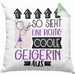 Geigerin Geschenk Kissen mit Füllung 40x40 Geschenkidee für Geigerin Geburtstag Weihnachten Spruch So Sieht Eine Richtig Coole Geigerin Aus (Grau) Grün Trendation
