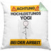 Yogi Kissen mit Füllung 40x40 Geschenk Lustiger Spruch Geschenkidee für Yogi Achtung Hochleistungs Yogi Bei Der Arbeit (Grau) Grün Trendation