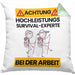 Survival-Experte Kissen mit Füllung 40x40 Geschenk Lustiger Spruch Geschenkidee für Survival-Experte Achtung Hochleistungs Survival-Experte Bei Der Arbeit (Grau) Grün Trendation