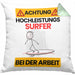 Surfer Kissen mit Füllung 40x40 Geschenk Lustiger Spruch Geschenkidee für Surfer Achtung Hochleistungs Surfer Bei Der Arbeit (Grau) Grün Trendation