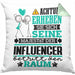 Influencer Geschenk Kissen mit Füllung 40x40 Lustiger Spruch Erheben Sie Sich Der Influencer Betritt den Raum (Grau) Grün Trendation