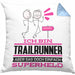 Trailrunner Geschenk Kissen mit Füllung 40x40 Ich Bin Trailrunner Aber Sag Doch Einfach Superheld Lustige Geschenkdiee für Trailrunner (Grau) Blau Trendation