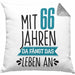 Trendation - Lustiges Geschenk 66. Geburtstag für Männer und Frauen Kissen mit Füllung 40x40 66er Geschenkiee Spruch (Grau) Grau Trendation