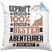 Abenteurer Geschenk Lustiger Spruch für Abenteurer Geschenkidee Bester Abenteurer Der WeltKissen mit Füllung 40x40 (Grau) Blau Trendation