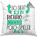 So Sieht Ein Richtig Cooler Polo-Spieler Aus Geschenk Kissen mit Füllung 40x40 Lustiger Spruch Geschenkidee (Grau) Grau Trendation