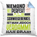 Schwiegerenkel Geschenk Kissen mit Füllung 40x40 Lustige Geschenkidee für Schwiegerenkel Geburtstag Niemand Ist Perfekt Aber Als Schwiegerenkel Ist Man Nah Dran (Grau) Blau Trendation