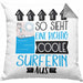 Surferin Geschenk Kissen mit Füllung 40x40 Lustig Geschenkidee für Surferin Geburtstag So Sieht Eine Richtig Coole Surferin Aus Frauen Spruch (Grau) Grau Trendation