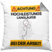 Langläufer Kissen mit Füllung 40x40 Geschenk Lustiger Spruch Geschenkidee für Langläufer Achtung Hochleistungs Langläufer Bei Der Arbeit (Grau) Grau Trendation