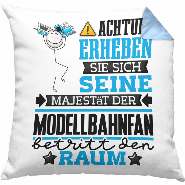 Modellbahnfan Geschenk Kissen mit Füllung 40x40 Lustiger Spruch Erheben Sie Sich Der Modellbahnfan Betritt den Raum (Grau) Blau Trendation