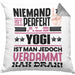 Yogi Geschenk Kissen mit Füllung 40x40 Lustige Geschenkidee für Yogi Geburtstag Niemand Ist Perfekt Aber Als Yogi Ist Man Nah Dran (Grau) Grau Trendation
