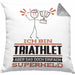 Triathlet Geschenk Kissen mit Füllung 40x40 Ich Bin Triathlet Aber Sag Doch Einfach Superheld Lustige Geschenkdiee für Triathlet (Grau) Grau Trendation