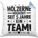 Hölzerne Hochzeit Kissen mit Füllung 40x40 Geschenk Ehemann Ehefrau Partner 5 Jahre Ein Team (Grau) Blau Trendation